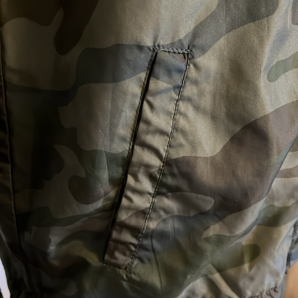 Dutch Bros jacket - Picture 7 of 14